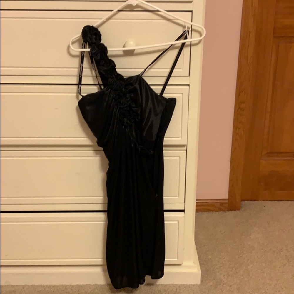 Unique little black dress - flower detailing